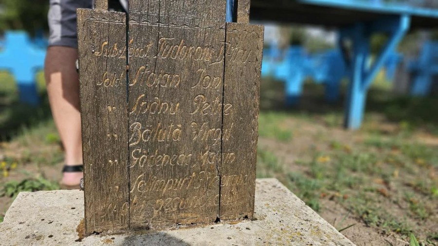 Restaurarea Parcelei de onoare românești din Sărata Galbenă.